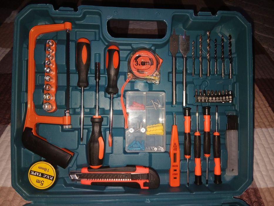 Ударный шуруповерт с набором из 54 инструментов