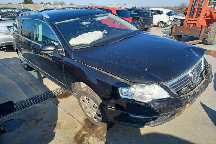 Lampa stop dreapta pe aripa Volkswagen VW Passat B6