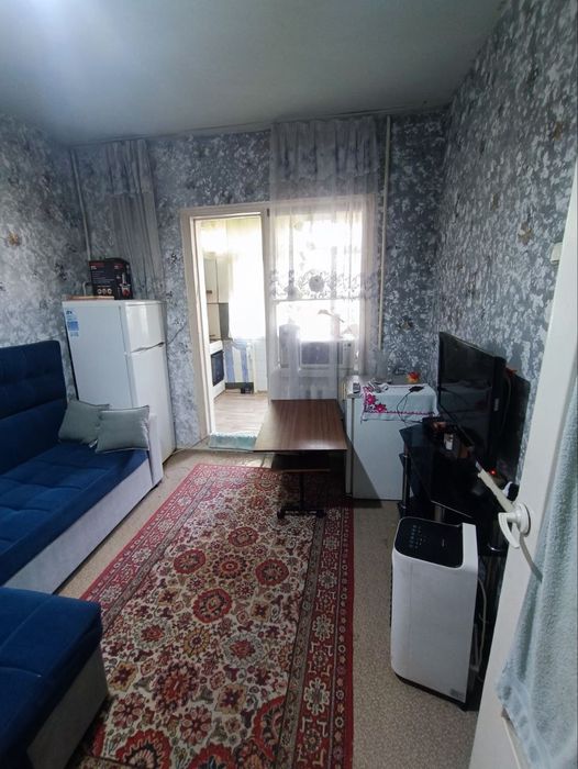 Продам 1/1/2 . Ремонт кирпич балкон 2х6. Переделана в 3-х ком.