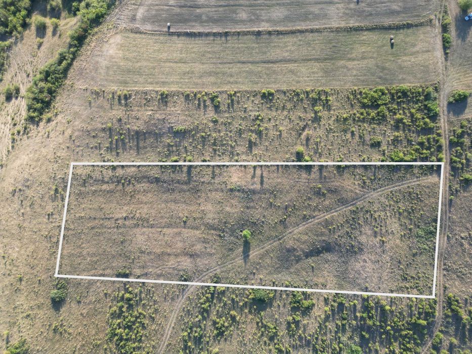 Teren 11.600 mp lângă Gherla – panoramă superbă, apă și curent în apropiere, LEA 20 kV și post trafo