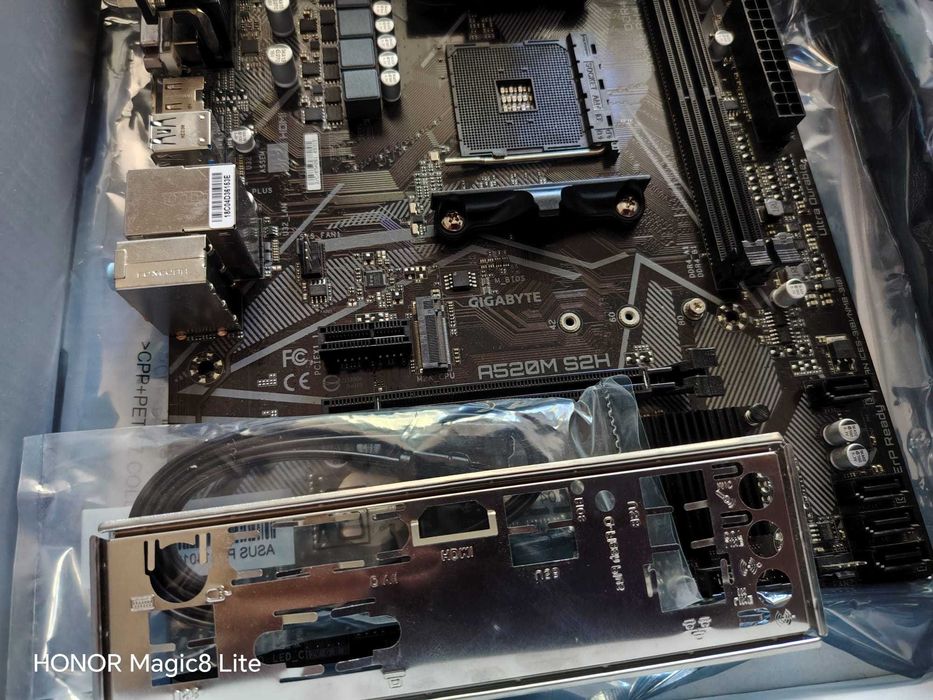 Placa de baza Gygabyte A520M Ryzen