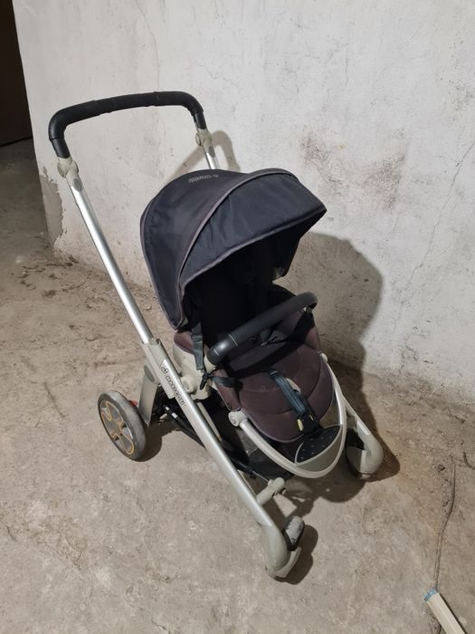 Продавам бебешка количка Maxi Cosy/Bebeconfort+Кошче за кола Hauck