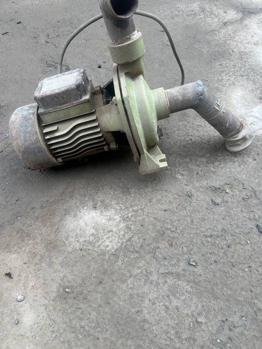 Сув. Насос. Сотилади