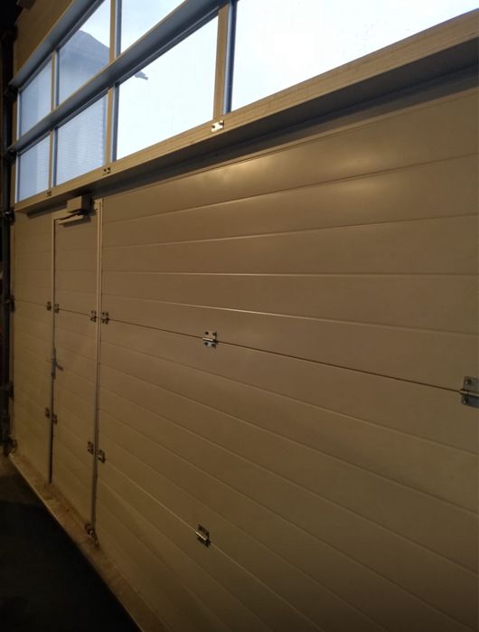 USA SECTIONALA INDUSTRIALA poarta garaj hala H 370 x L 605 GARANTIe