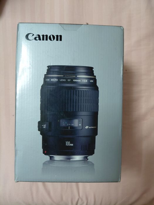 Canon EF 100 mm f/2.8 Macro USM