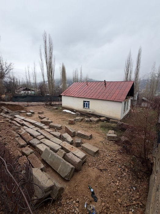 Шошилинч уй сотилади