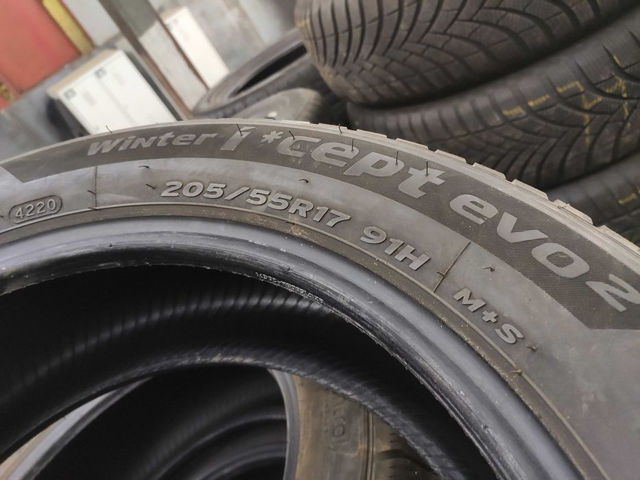 4бр Зимни гуми 205 55 17 - Hankook