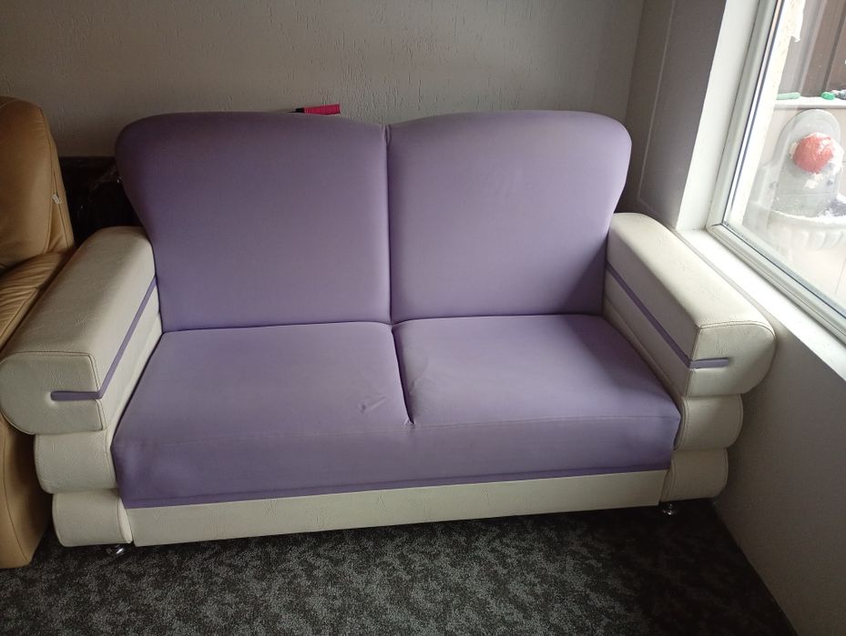 Vînd două canapele 2 per.