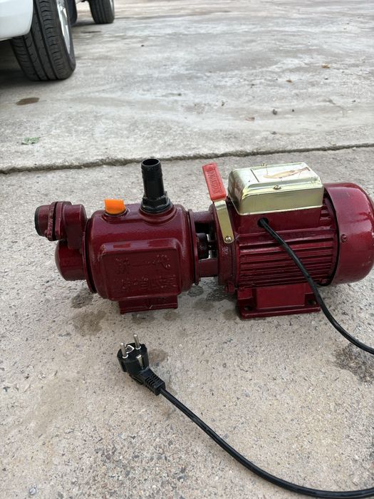 Поверхностный водяной насос