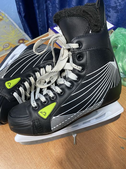 Коньки мужские размер 40