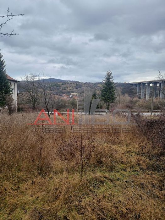 Парцел в София, област-с.Елешница площ 800 цена 80000