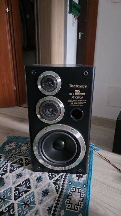 Boxe TECHNICS classice cu ampl, deck și tunner
