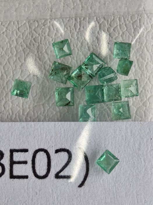 Изумруди калибрирани