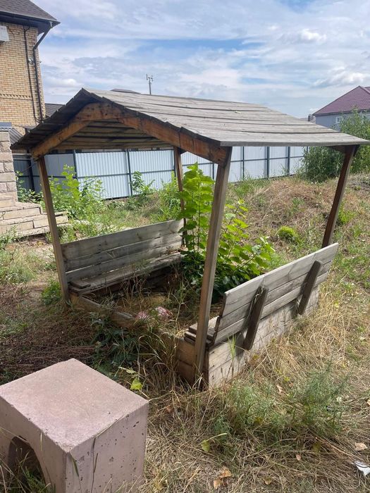 Детские качели и песочница