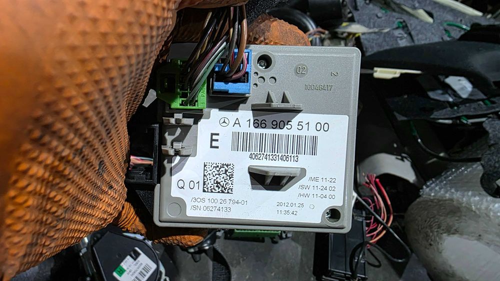 contact Mercedes A1669055100 ML W166 GLE ML250 ML350