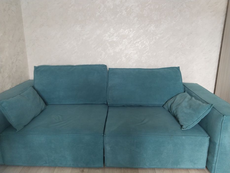 В Астане продаю диван
