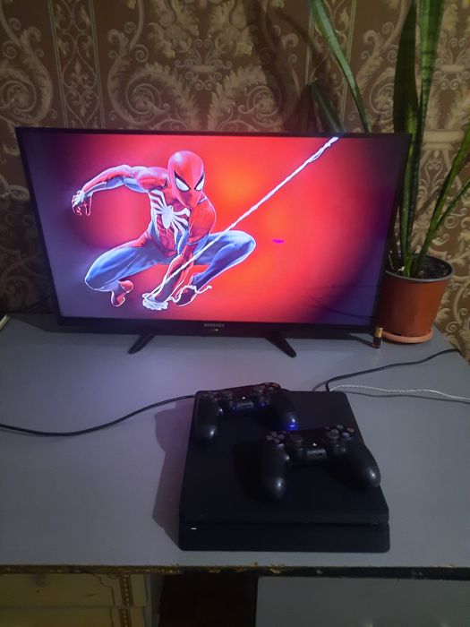 Playstation 4 Слим 1 тб Фифа25 Spider-Man Gonka Sims42 джойстик
