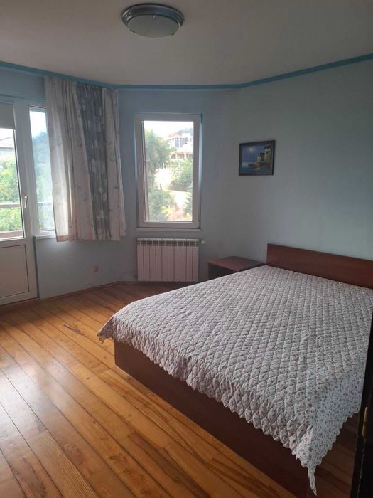 Дава се под наем Етаж от къща в Варна, м-т Траката - 120 кв.м за 1200 € - Снимка #4