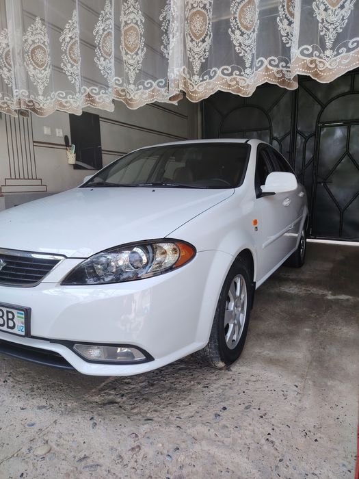 Gentra sotiladi 2018 kraska eshikda bor qolgan joyi tozza