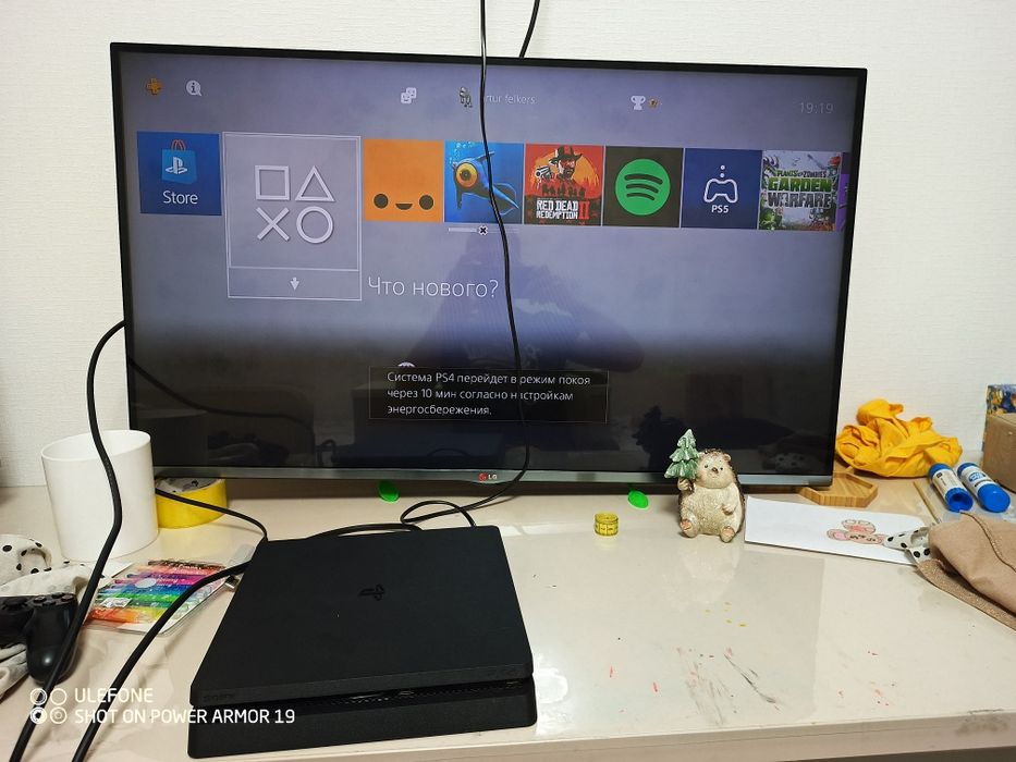 Продам  PS4 SLIM