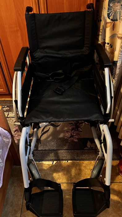 Инвалидное кресло-коляска