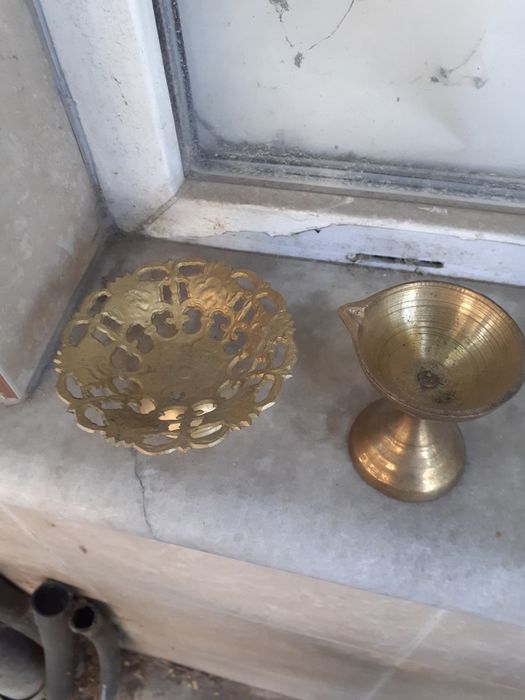 Бронзова фруктиера и месингово съдче за течност