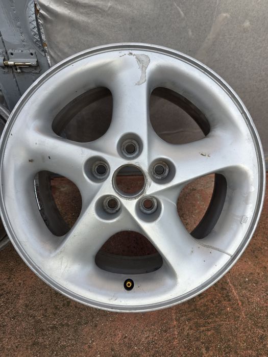 Алуминиеви джанти 5x114.3 16-ки