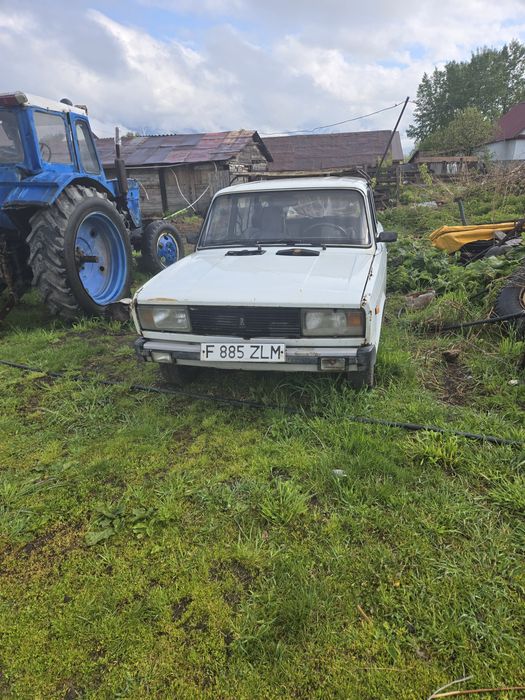 Продам трактор и жигули