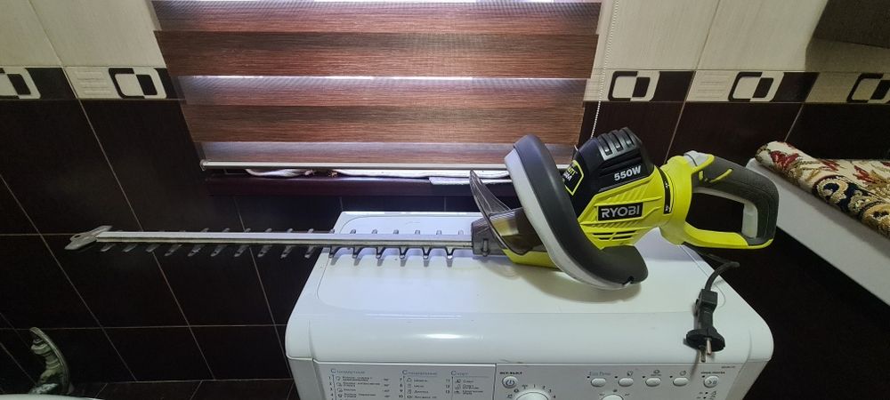 Кусторез электрический Ryobi 550w