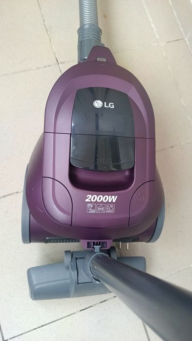 Пылесос  LG 2000W