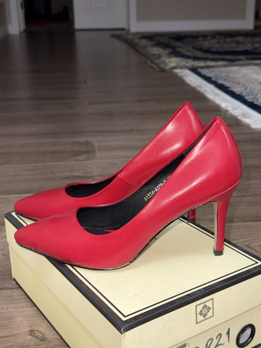 Туфли красные вечерение