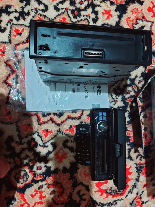 Автомагнитола Alpine