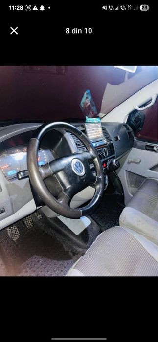 Vând  volkswagen T5 .1.9