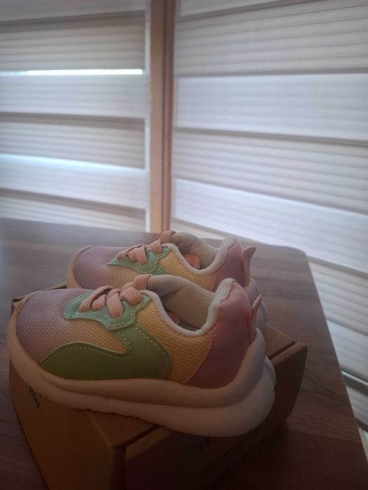 Детски цветни  маратонки