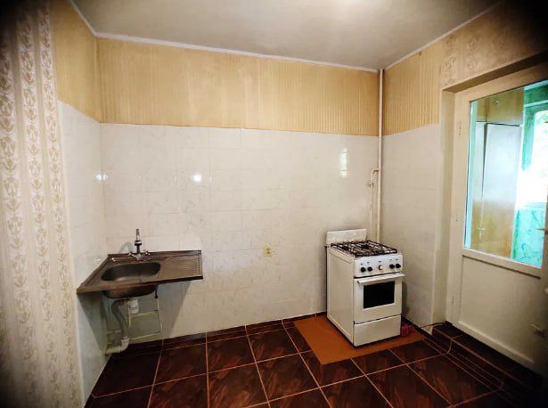 Срочно! Квартира на Башлык 3/3/9 общ пл 93м +кладовка