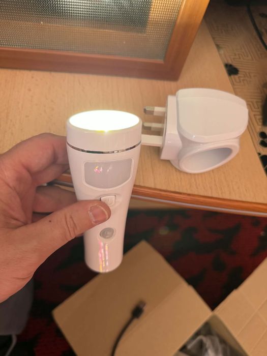 lanternă de urgență Xtralite NiteSafe Maxi cu lumină de veghe