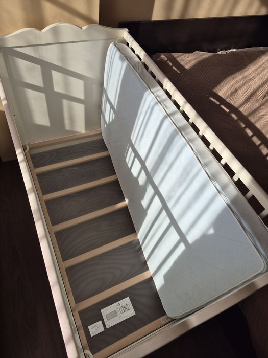 Бебешка кошара + матрак икеа 120/60см. + подарък