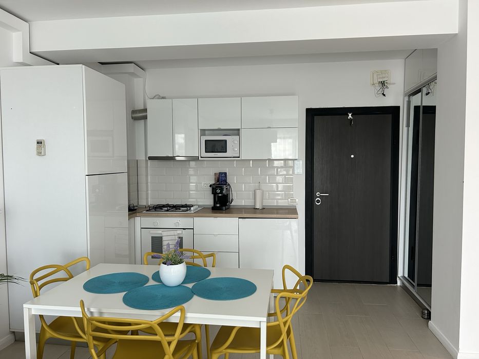 Apartament modern cu vedere la mare – închiriere 1 septembrie–30 aprilie 2027 | 350 €/luna