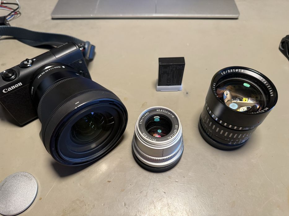 Canon EOS M200 + 3 Obiective