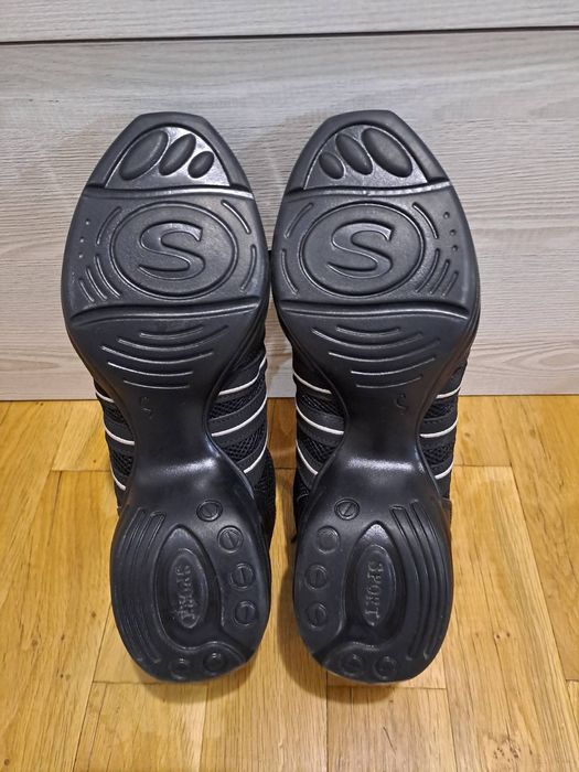 Обувки за спортни танци