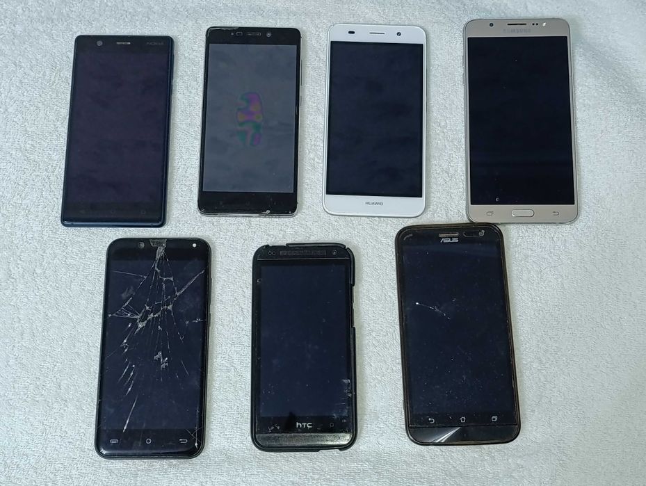 Продаются телефоны на запчасти