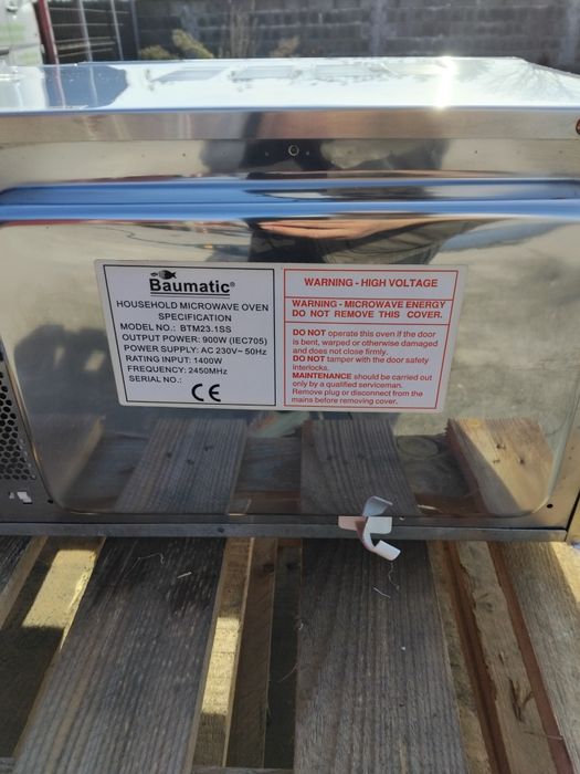 Микровълнова за вграждане Baumatic инокс