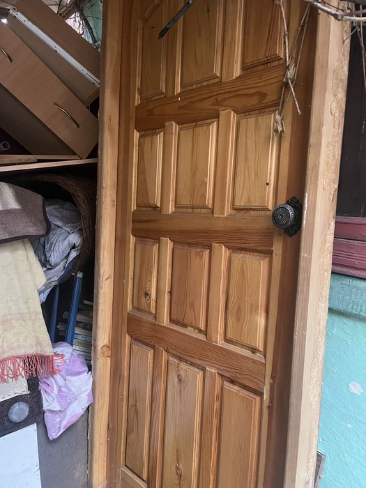 Продам двери, металлическую и дерево