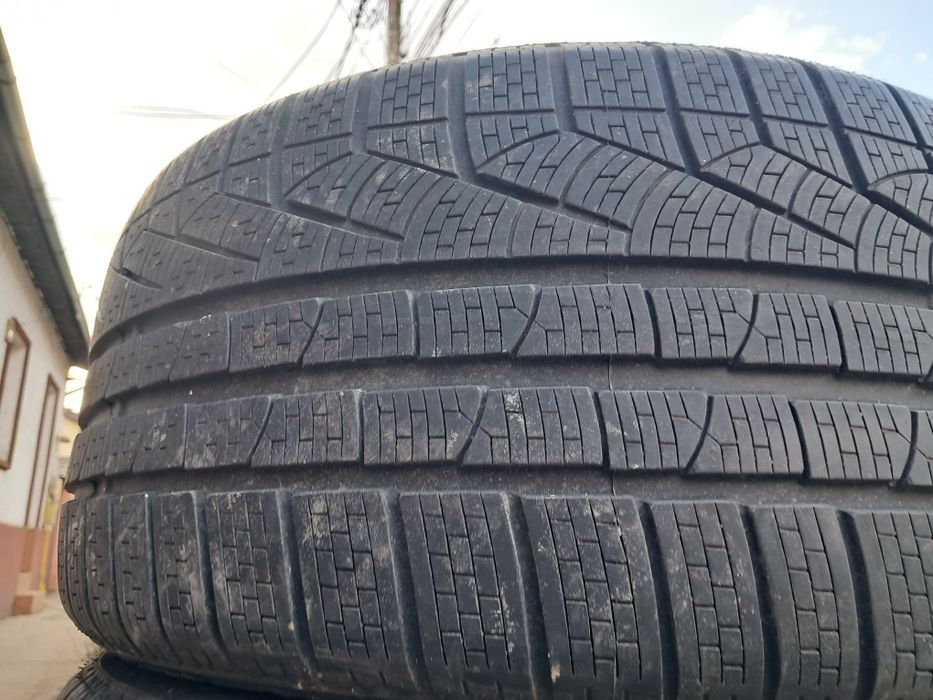 Anvelope second iarna 255 35 R19 Pirelli  6-7 mm