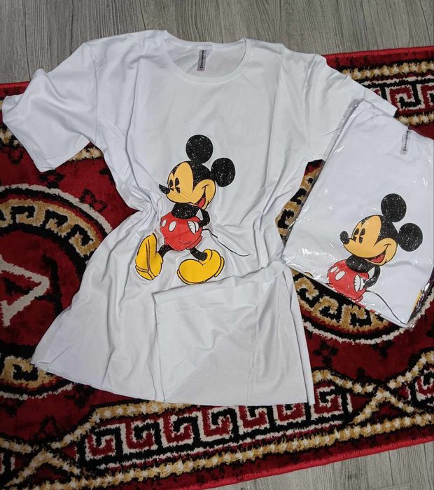 Tricouri Mickey Mouse lungi