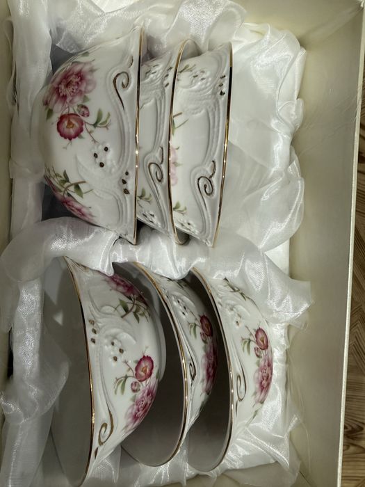 Продаётся набор фарфоровых пиал / салатников