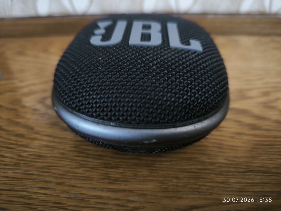Boxa JBL Clip 4 vs Harman Kardon
