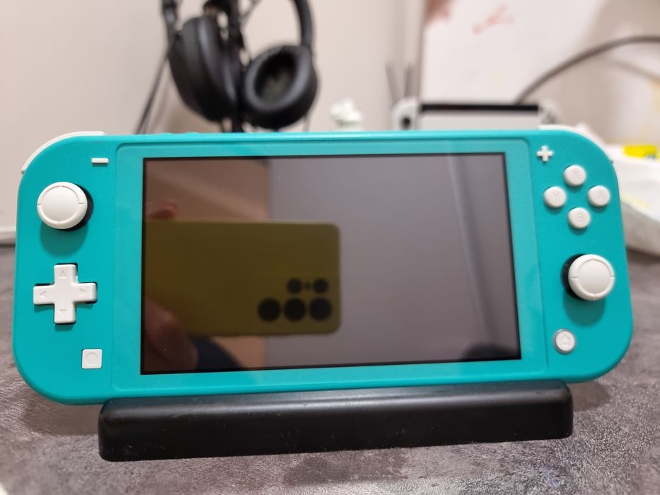 Продам Nintendo Switch Lite