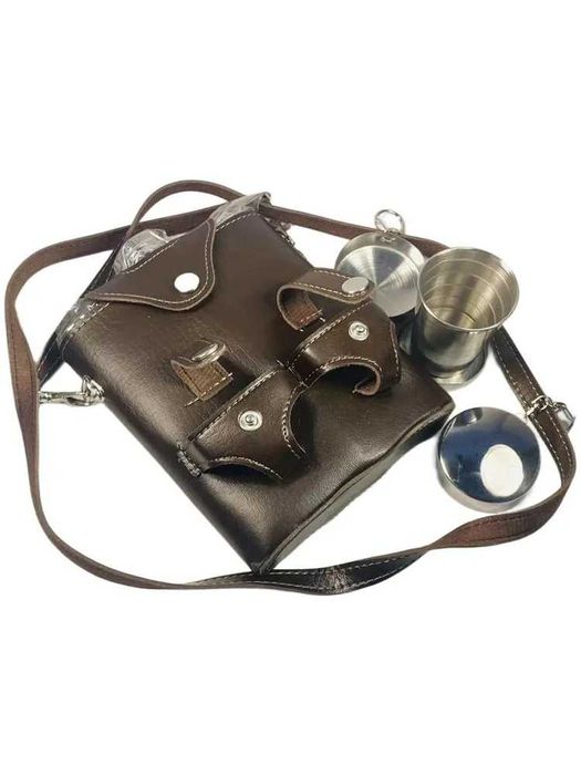 Фляжка из нержавеющей стали в чехле из экокожи со стопками (0,5 л.)