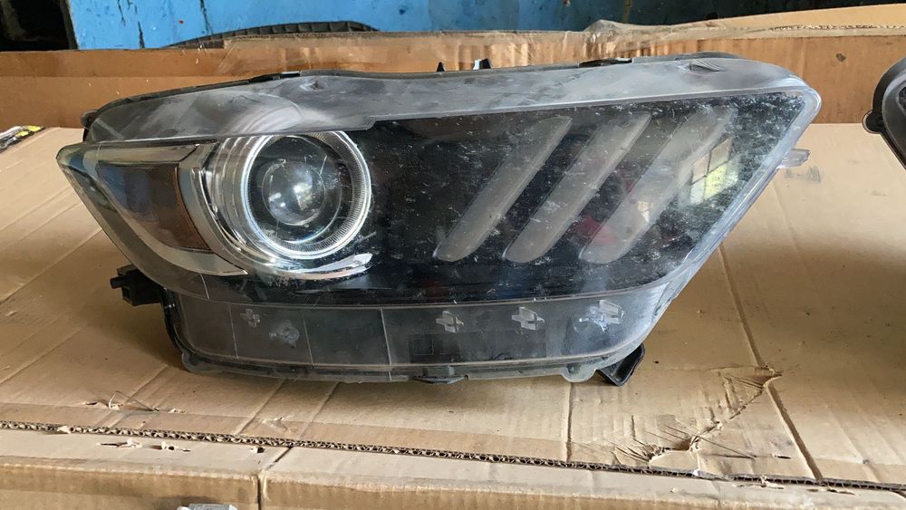 Far  Ford Mustang 2015 - 2018 far dreapta xenon